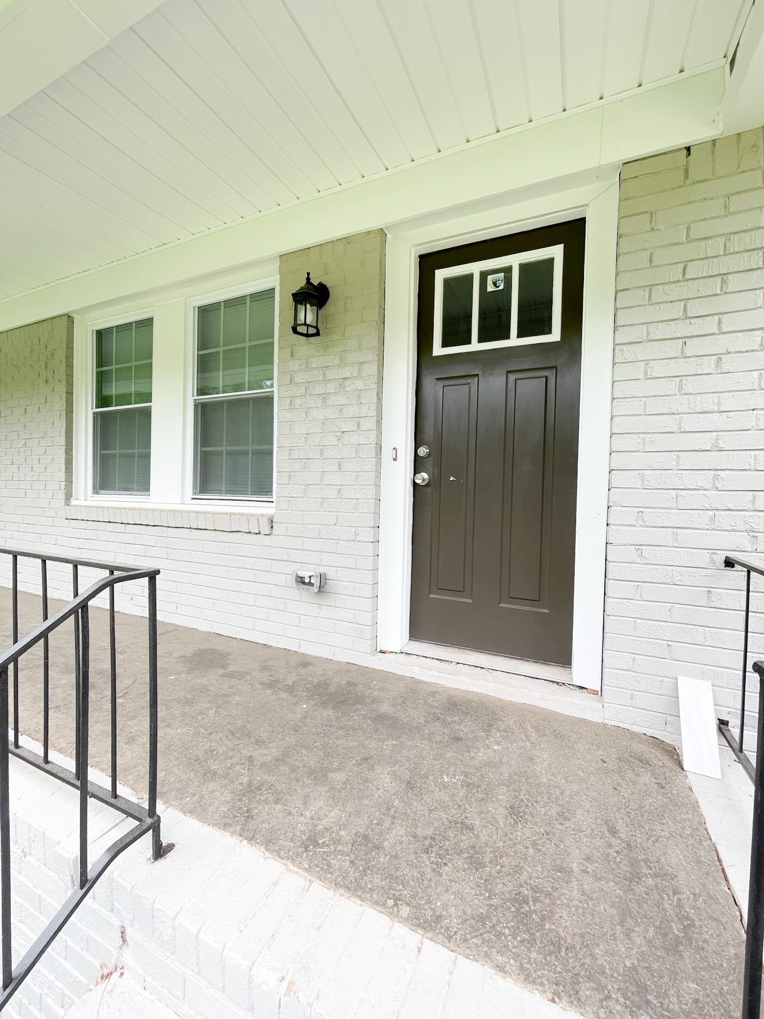2305 Apple Valley Rd