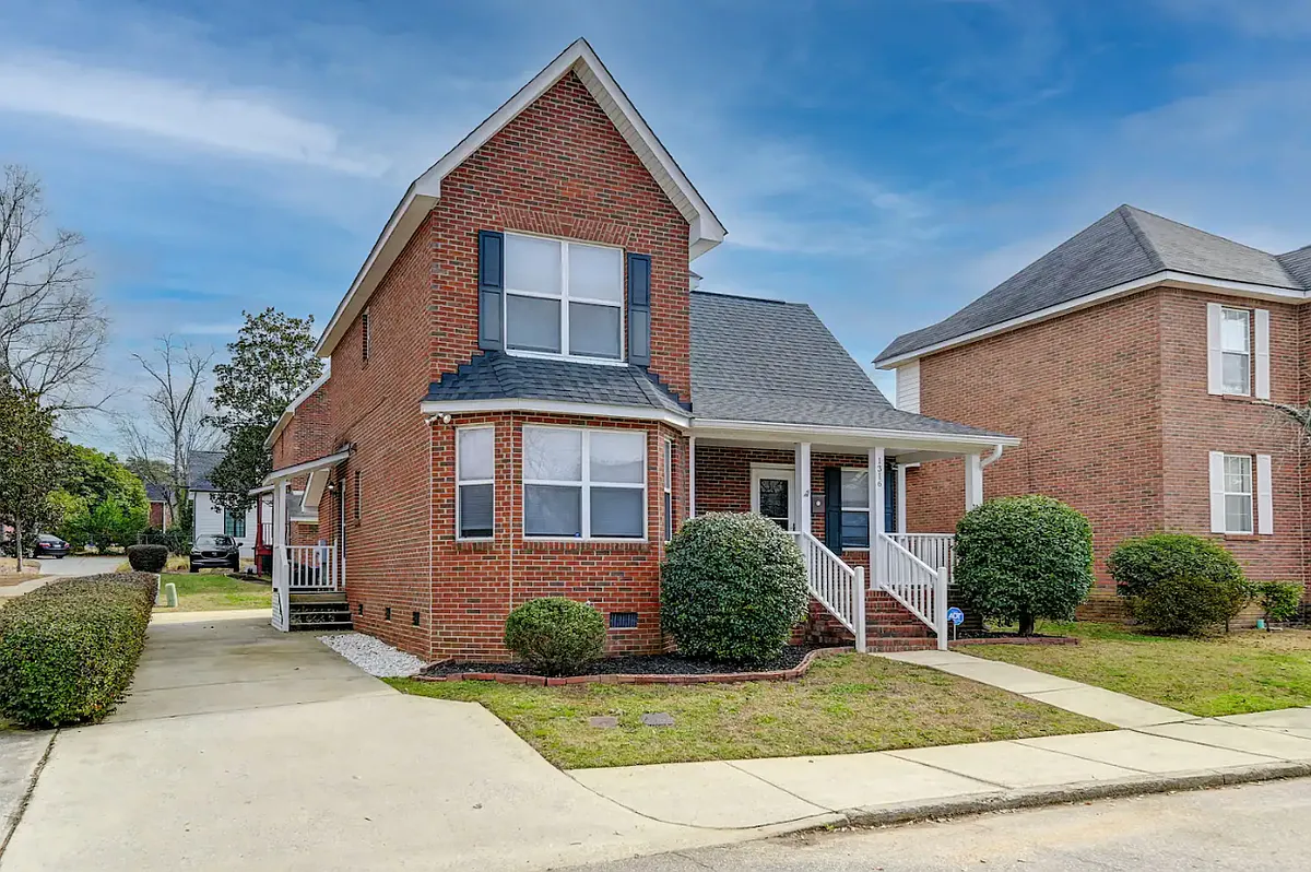 Property main image